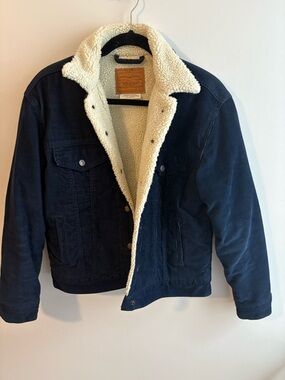 Navy blue Levi’s corduroy sheeting lined jacket